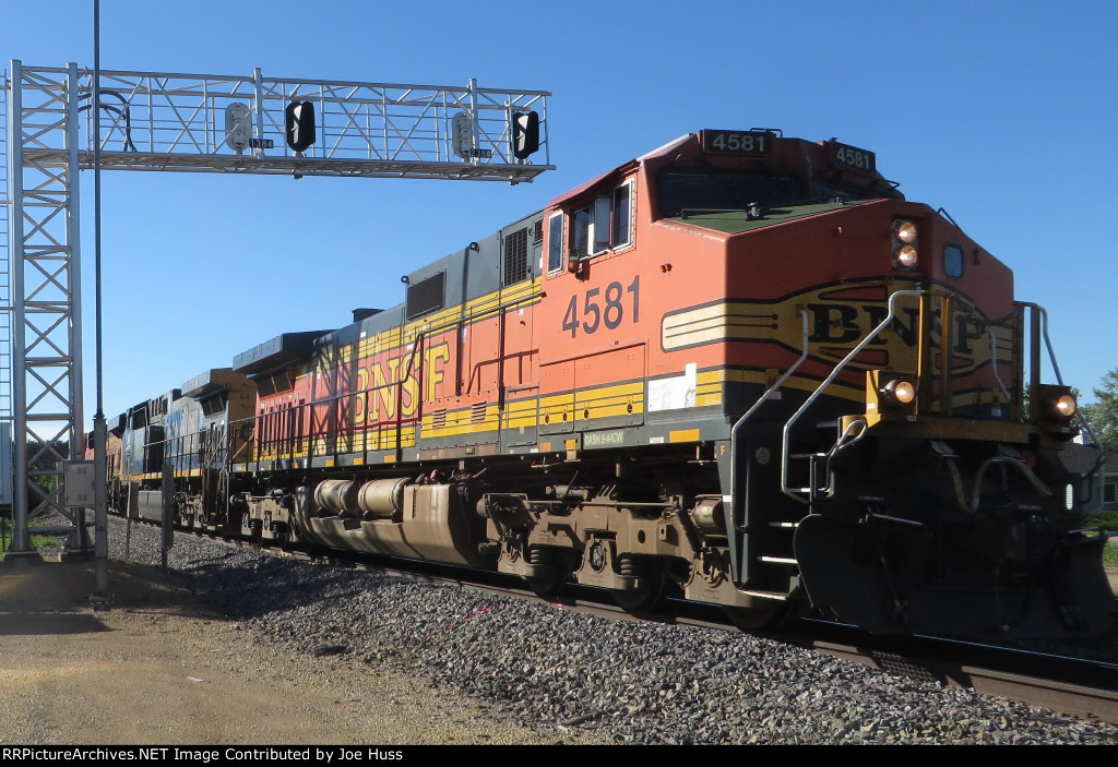 BNSF 4581 West